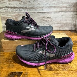 Brooks Adrenaline GTS 20 Running Shoes, Black/Purple, Women's 6.5